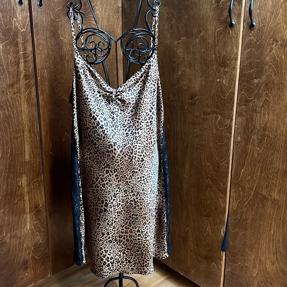 Morgan Taylor 2XL leopard 100% polyester nightgown
